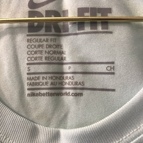 Nike Women’s Dri-Fit top - Picture 2 of 3